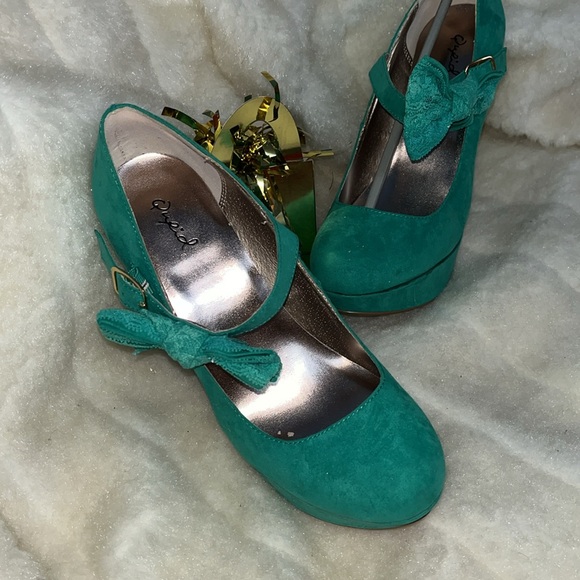 High Heels - Picture 3 of 4